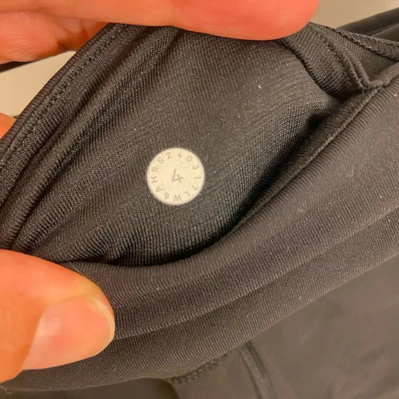 Lululemon Extra Mile Crop Reflective Black Size 4 - Picture 7 of 7